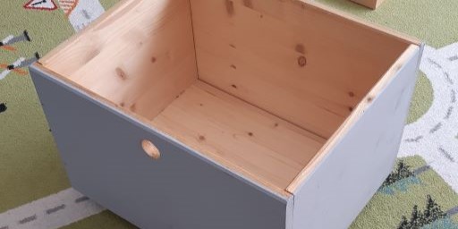 Zusammenbau einer DIY Kiste aus Holz