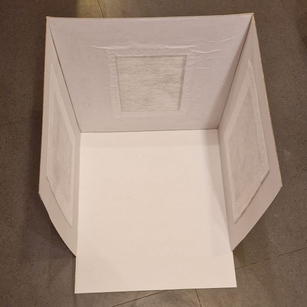 gebastelt DIY Fotobox (Lichtbox) Kontrollaufbau - jetzt fehlt nur noch der Deckel.